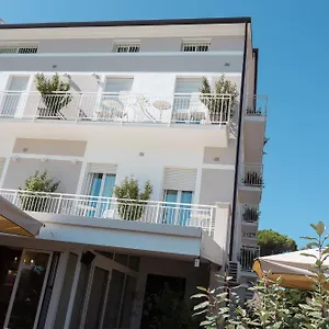 https://hotel-ronchi.emilia-romagnahotels.net